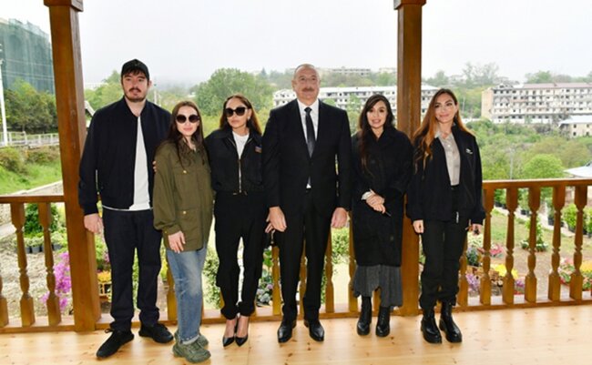 Prezident ailəsi ilə Şuşada - FOTOLAR