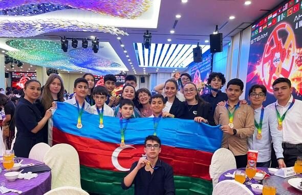 Sinqapurda keçirilən Beynəlxalq Olimpiadada azərbaycanlı şagirdlər medallar qazandılar