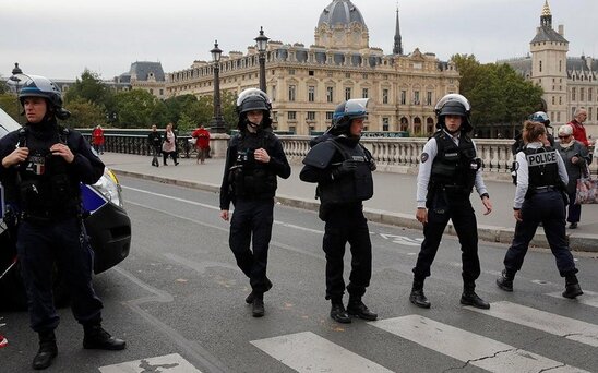 Parisdə polislə aksiyaçılar arasında QARŞIDURMA
