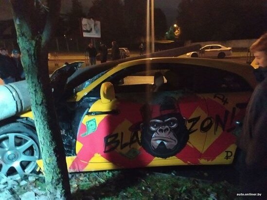 Azərbaycanlı oliqarxın qohumunun "Rolls-Royce" markalı avtomobili qəzaya düşdü - FOTO