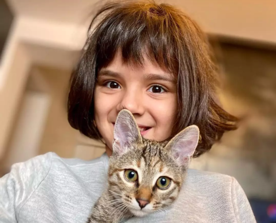 Qızı ibtidai sinfi bitirdi