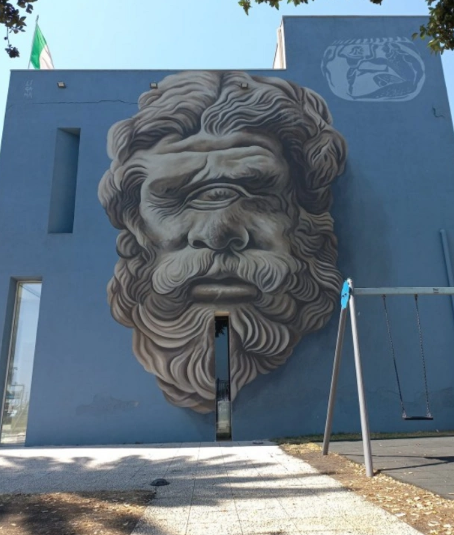 İnsanları tələsməyən şəhər: "İtaliya çəkməsinin burnu"