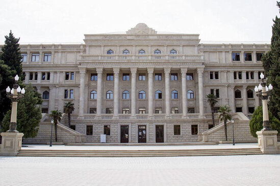 Azərbaycanda bu universitetdə tələbələr koronavirusa yoluxdu - Qrupları distant təhsilə keçdi