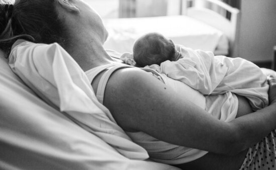 Qubada 17 yaşlı qız doğuşa getdi