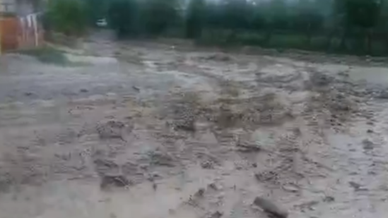 Qusarda kənd yollarını sel basdı - VİDEO