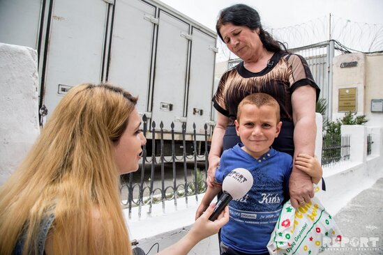 Körpəsi ilə azadlığa çıxan qadın: "Bir də bura gəlmərəm..." - HƏYAT HEKAYƏTİ