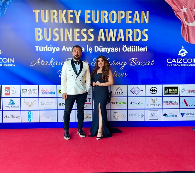 "Garderobe Boutique"in təsisçisi Türkiyədə mükafat aldı – FOTO