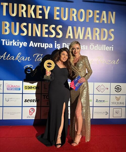 "Garderobe Boutique"in təsisçisi Türkiyədə mükafat aldı – FOTO