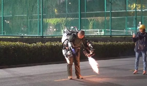 Çində reaktiv bel çantası uğurla sınaqdan keçirilib