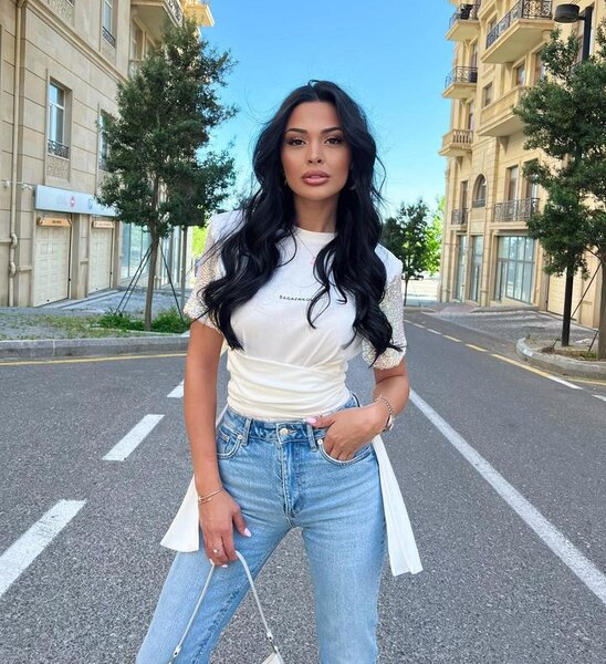 Azərbaycanlı model sevgilisi tərəfindən döyüldü - Foto