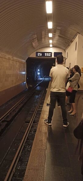 Metropolitendən yaranmış sıxlıqla bağlı AÇIQLAMA: Gecikmə 20 yox, 3 dəqiqlə olub - YENİLƏNİB + FOTO