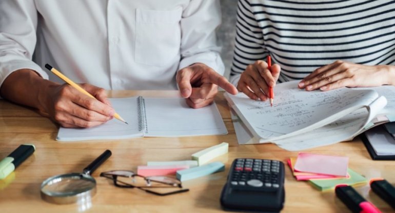 Repetitorlar qiymətləri artırdı - Valideynlər çıxılmaz durumda