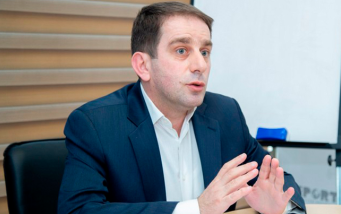 Restoranda gizli çəkiliş edən müştəri cinayət törədir? - AÇIQLAMA