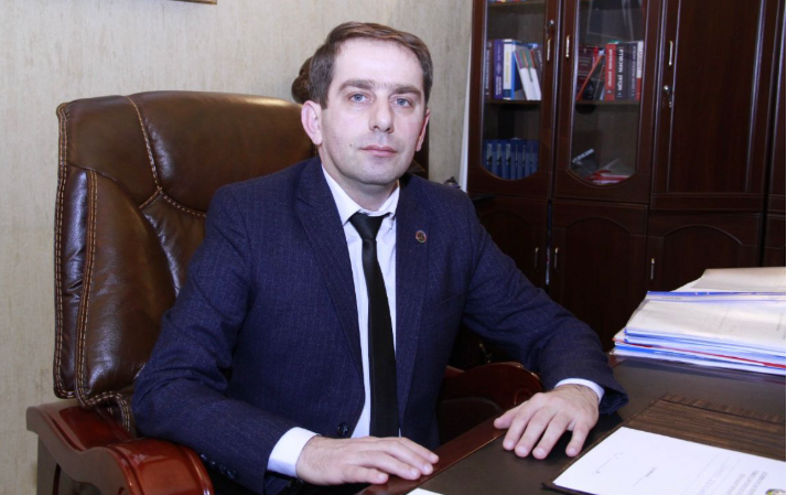 Sosial şəbəkədə kiminsə şəxsiyyətini təhqir etməyin hüquqi nəticələri nədir? - AÇIQLAMA