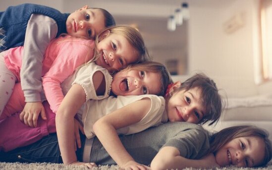 Bundan sonra beş övladı olan qadınlar çoxuşaqlı ana sayılacaq - RƏSMİ