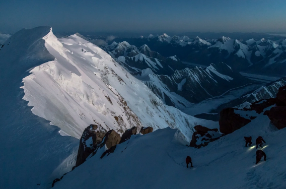 Rusiyalı alpinist qadın planetdəki "qatil dağlar"ın adlarını açıqladı