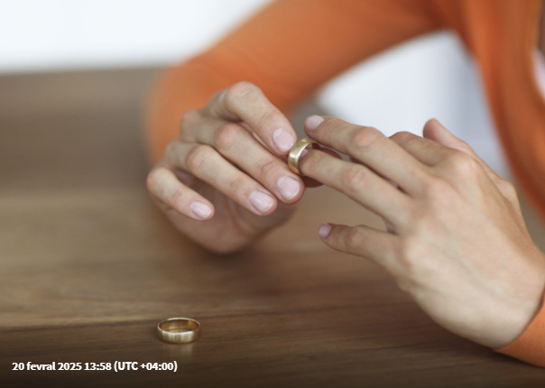 Qadın onu rüşvətlə işə düzəldən ərini TƏRK ETDİ