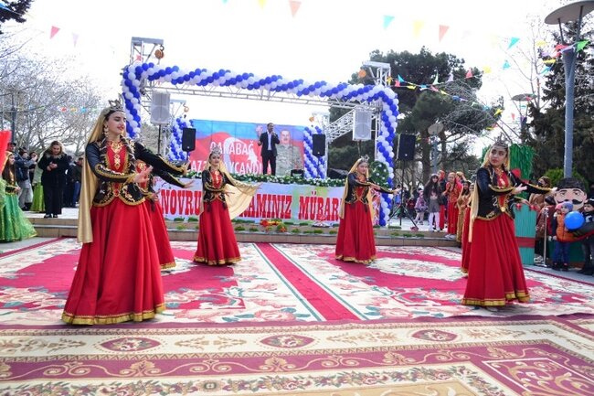 Paytaxtın Səbail rayonunda Novruz şənliyi keçirilib - FOTOLAR