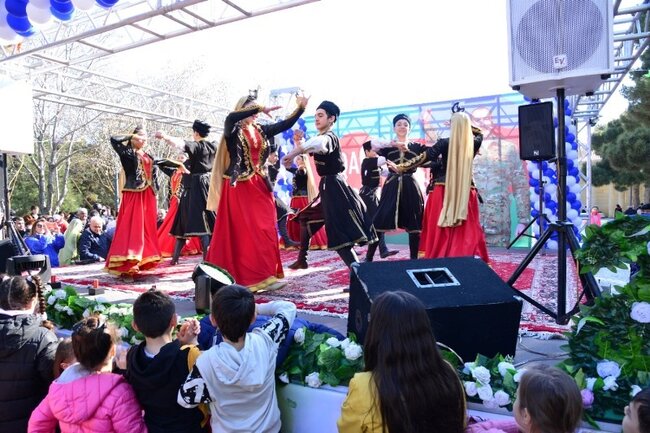 Paytaxtın Səbail rayonunda Novruz şənliyi keçirilib - FOTOLAR