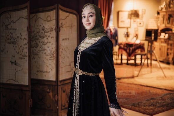 Azərbaycanlı tələbə Sibirdə gözəllik müsabiqəsinin qalibi oldu - FOTO