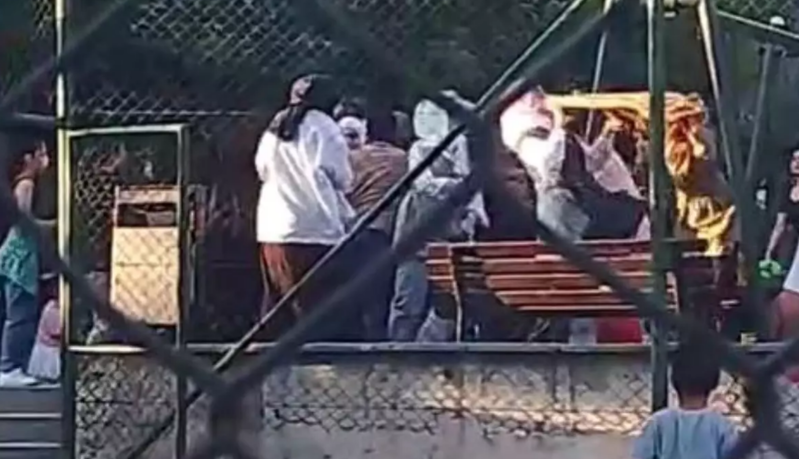 Uşaqların oyunu davaya çevrildi – analar arasında gərginlik yaşandı - VİDEO