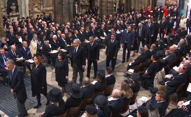 Sahibə Qafarova II Elizabetin dəfn mərasimində - FOTO