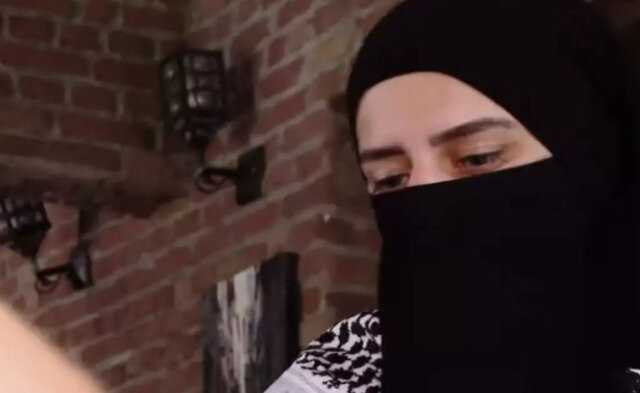 Saxta hərbçi şəhid fotoları ilə qadınları belə TƏLƏYƏ SALIR - VİDEO