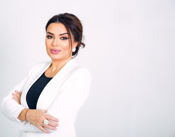 "İnsanlar özlərini başqalarının baxışı ilə görməyə başlayıblar" - PSİXOLOQ