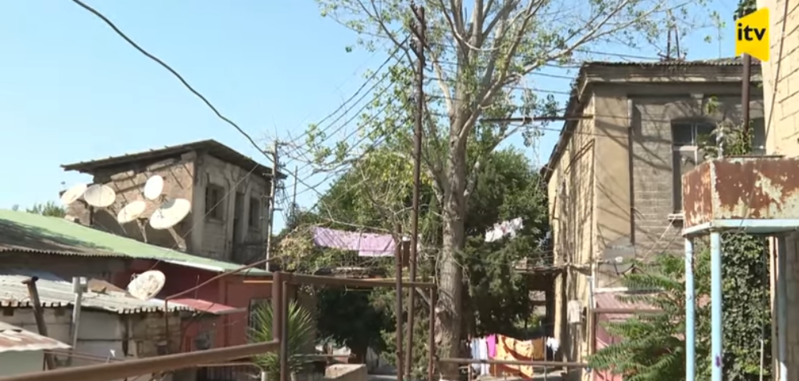 Bakıda bir əsrdən çox yaşı olan binanın AQİBƏTİ NRCƏ OLACAQ? - VİDEO