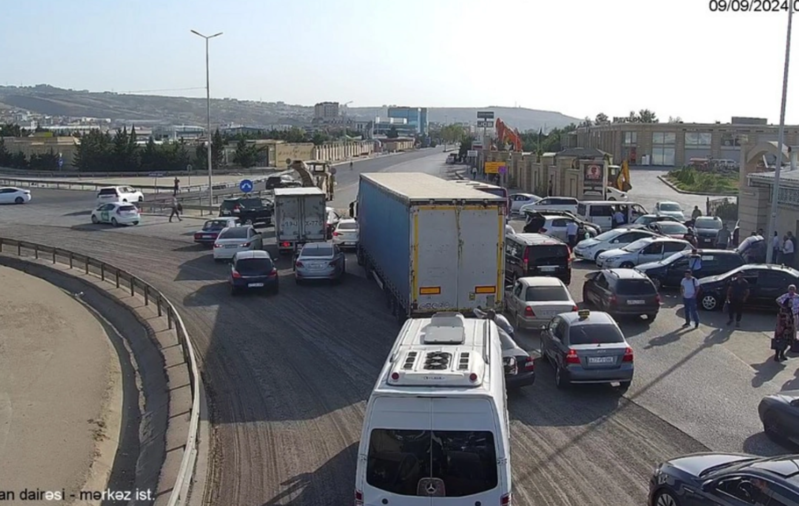 Sürücülərin NƏZƏRİNƏ: "Lökbatan" dairəsindən mərkəz istiqamətinə yol BAĞLIDIR