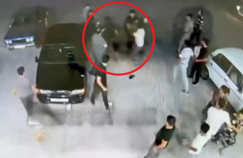 Azərbaycanda küçədə bıçaqlanma: ANBAAN GÖRÜNTÜLƏR