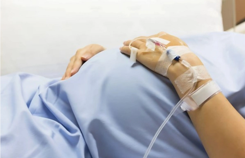 Gədəbəydə hamilə qadın naməlum şəraitdə ölüb