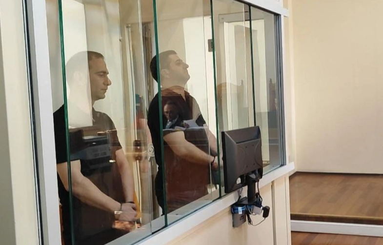 Hər bir xəstədən pul alan sabiq baş həkimin müavini hakim qarşısında