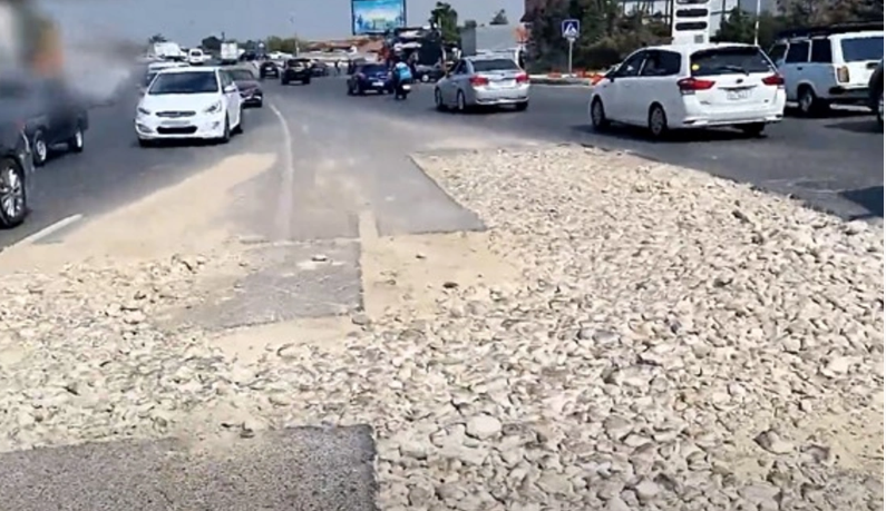 Xırdalan dairəsində yolun qazılması ərazidə qəza şəraiti yaradır