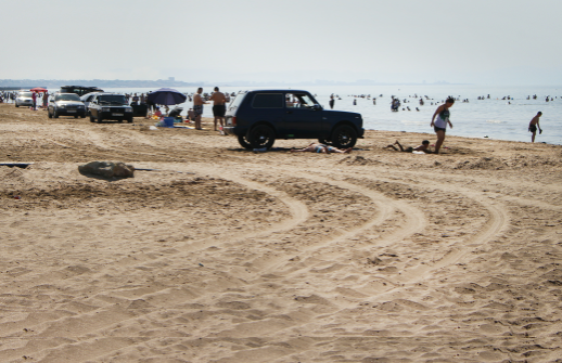 Bakı çimərliyində gətirdiyi hər şeyini oğurladılar