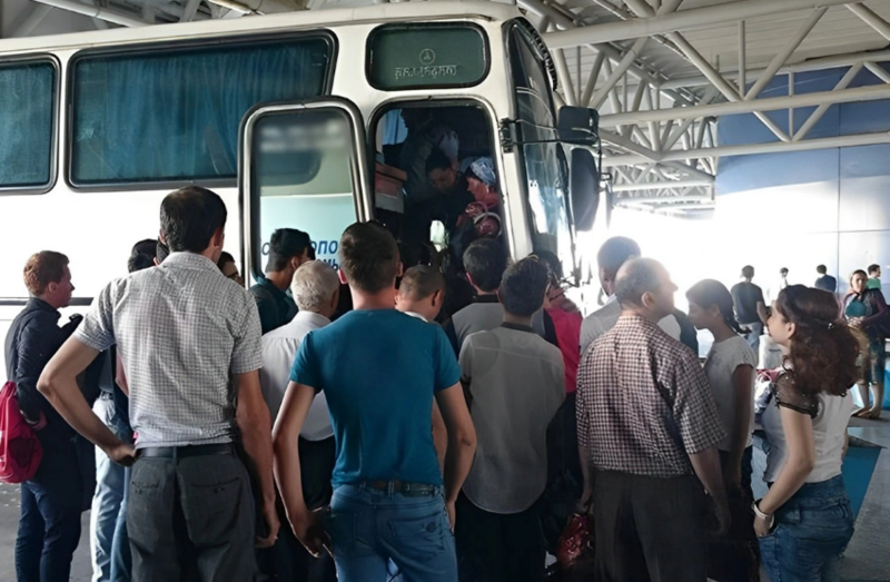 Avtobus sürücüləri öz aralarında sərnişin "satırlar?" - Rəsmi qurumların "sübut" tələbi