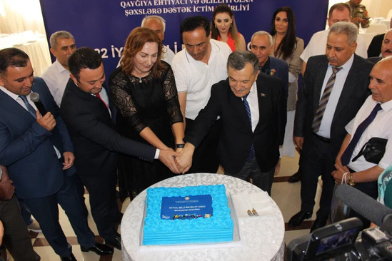 Qayğıya ehtiyacı və Əlilliyi olan Şəxslərə Dəstək İctimai Birliyi bir qrup jurnalistləri mükafatlandırıb