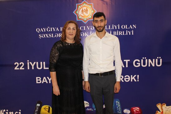 Qayğıya ehtiyacı və Əlilliyi olan Şəxslərə Dəstək İctimai Birliyi bir qrup jurnalistləri mükafatlandırıb