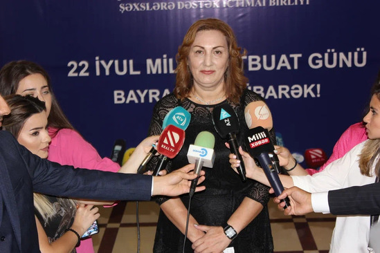 Qayğıya ehtiyacı və Əlilliyi olan Şəxslərə Dəstək İctimai Birliyi bir qrup jurnalistləri mükafatlandırıb