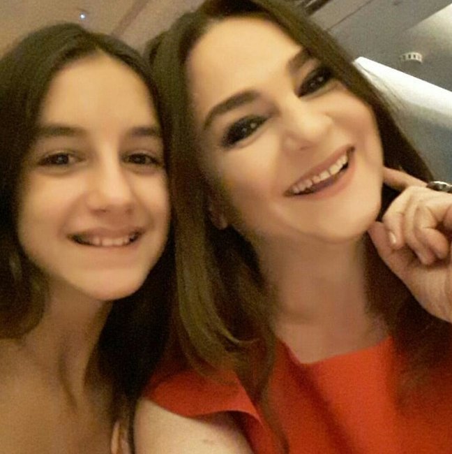 Bu da Məlahət Abbasovanın əri və övladları - FOTOLAR