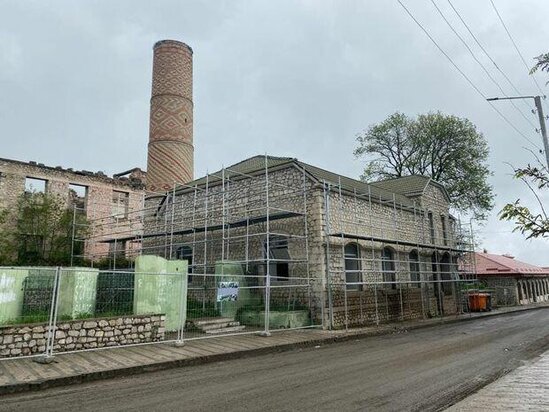 Şuşada yaşayış massivinin tikintisi... – Aydın Kərimov