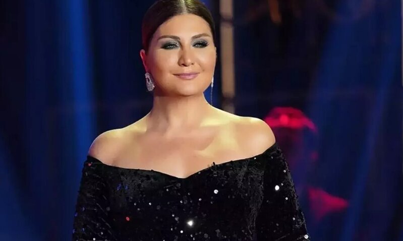 Sibel Can 11 yaş kiçik sevgilisini hədiyyələrə boğdu