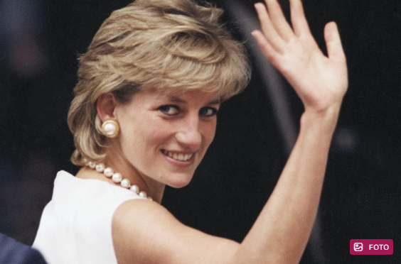 "Mərhəmət paltarı": Şahzadə Diananın əşyaları ABŞ-də keçirilən hərracda rekord məbləğə satıldı