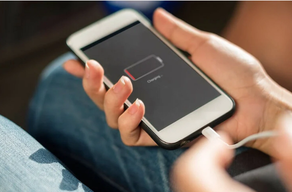 Smartfonu yandıra biləcək 10 təhlükəli şarj səhvi