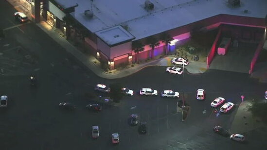 Kaliforniyada ticarət mərkəzində atışma: Balaca qız yaralandı - FOTO