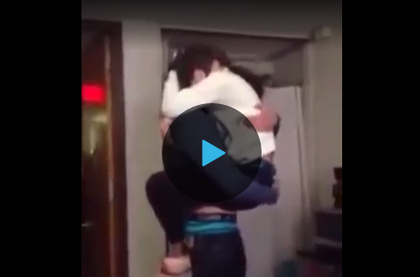 Qızın əsgər sevgilisi ilk görüşünün VİDEOSU rekord qırır