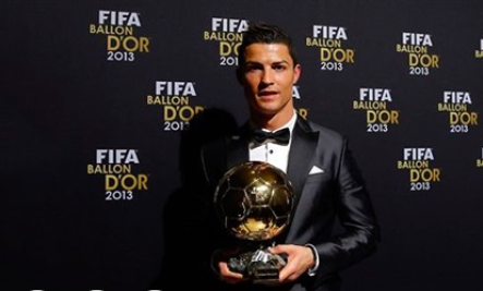 Ronaldo qızıl topunu satdı