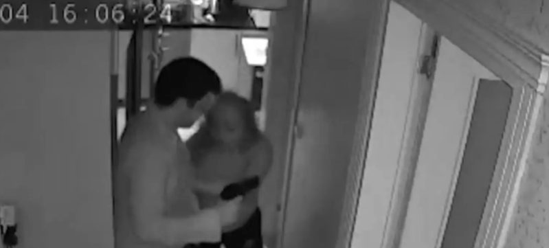 Sosial mediada tanış olduğu oğlanı evinə çağırdıqdan sonra həyatının şokunu yaşadı