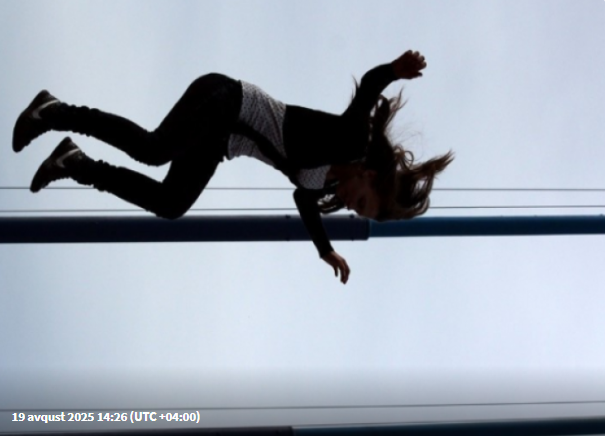 Gənc qadın 18-ci mərtəbədən yıxılıb öldü