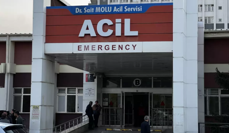 Festivalda sosis yeyən 80 nəfər zəhərləndi - VİDEO